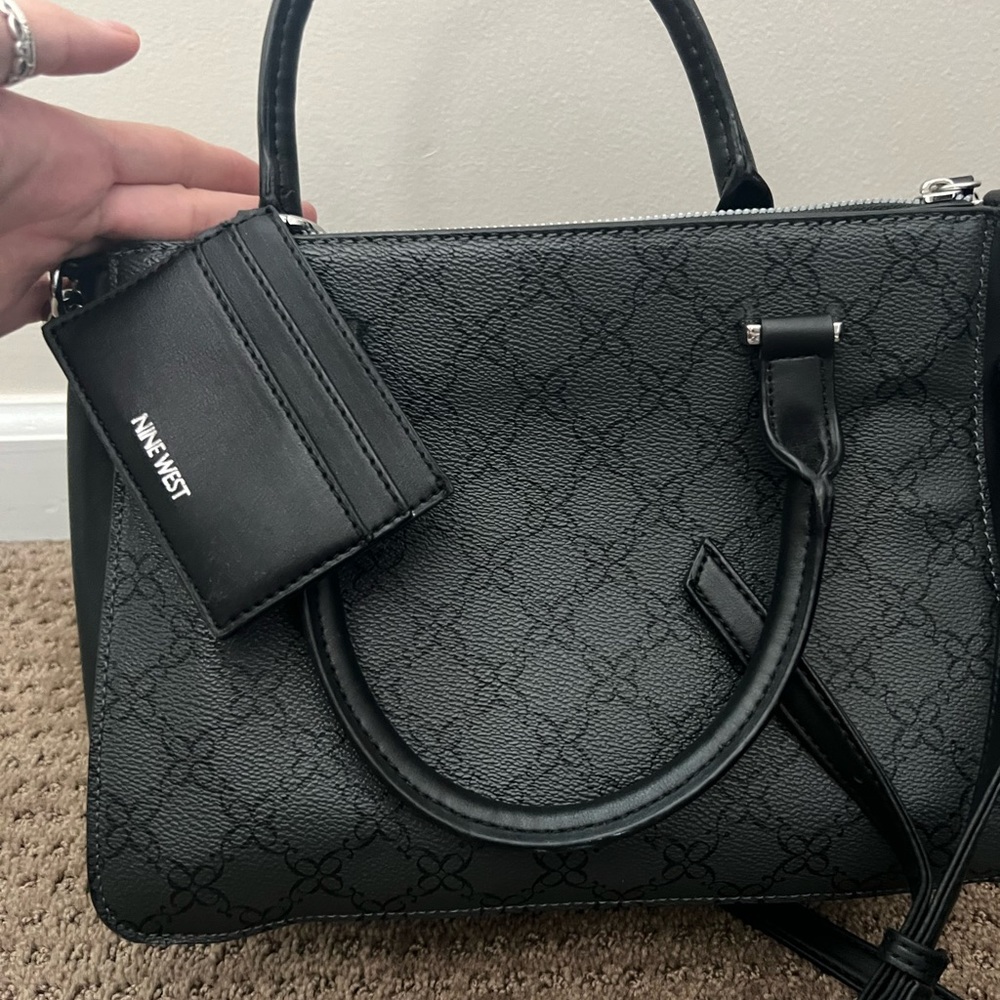 Nine West purse, only used once for an occasion.
